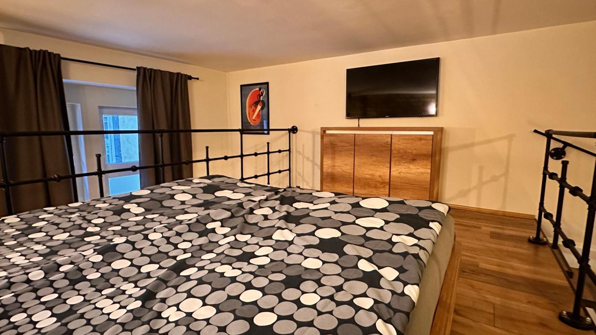 Ultra Modern Home Budapest Esterno foto
